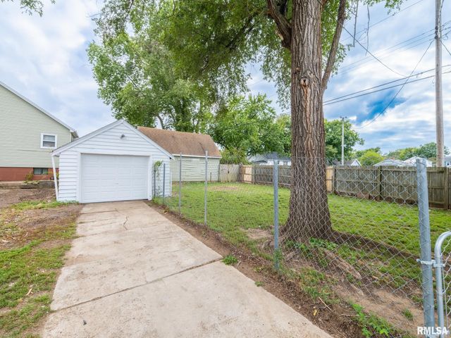 708 DERBY Street, Pekin, IL 61554
