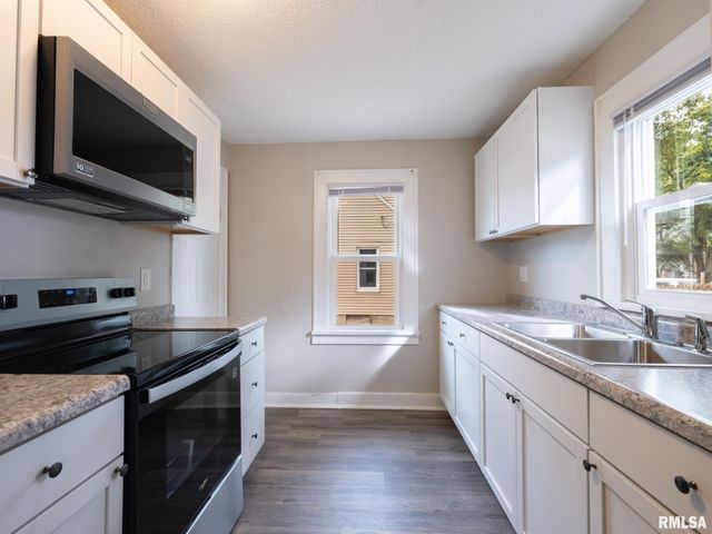708 DERBY Street, Pekin, IL 61554