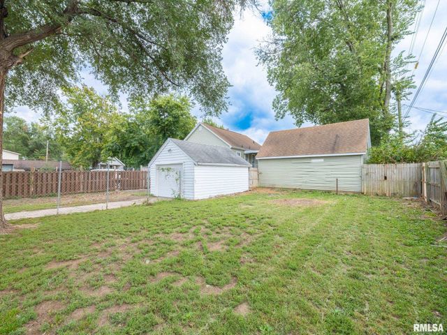708 DERBY Street, Pekin, IL 61554