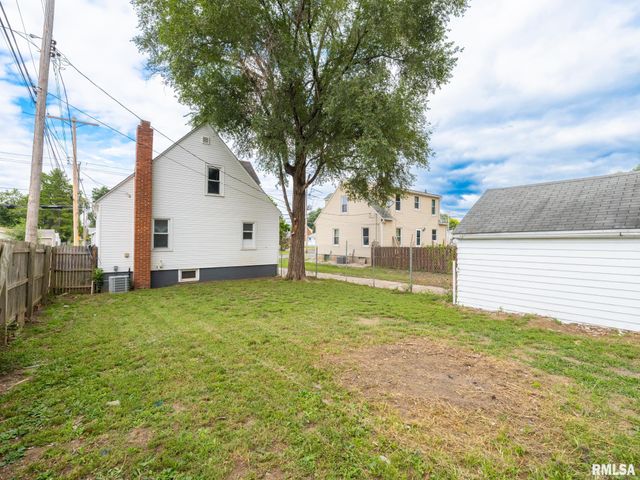 708 DERBY Street, Pekin, IL 61554