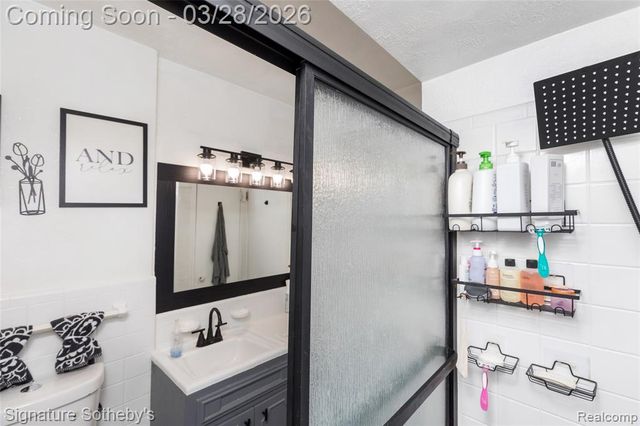 19341 Nadol Drive, Southfield, MI 48075