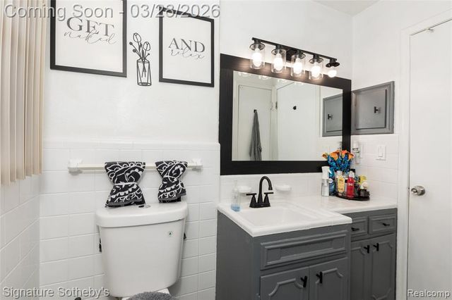 19341 Nadol Drive, Southfield, MI 48075