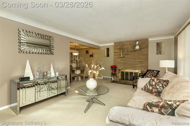 19341 Nadol Drive, Southfield, MI 48075