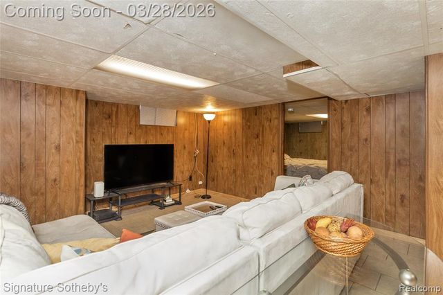 19341 Nadol Drive, Southfield, MI 48075