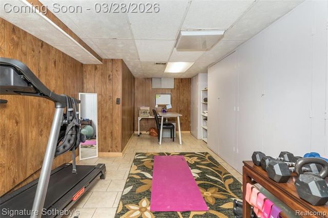 19341 Nadol Drive, Southfield, MI 48075