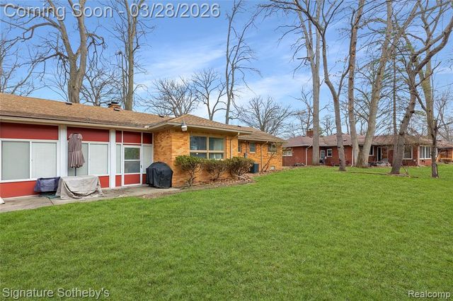 19341 Nadol Drive, Southfield, MI 48075