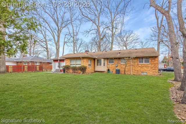 19341 Nadol Drive, Southfield, MI 48075