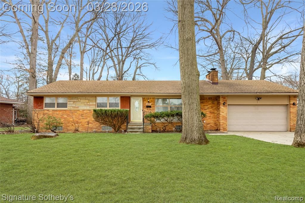 19341 Nadol Drive, Southfield, MI 48075