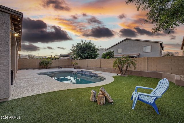 18634 W TURQUOISE Avenue, Waddell, AZ 85355