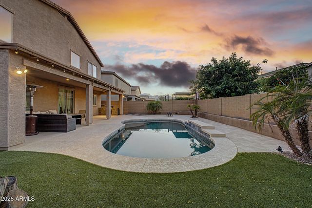 18634 W TURQUOISE Avenue, Waddell, AZ 85355