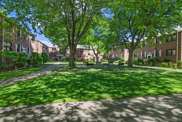 86-29 Shore Parkway 96, Howard Beach, NY 11414