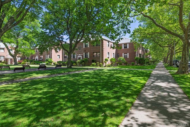 86-29 Shore Parkway 96, Howard Beach, NY 11414