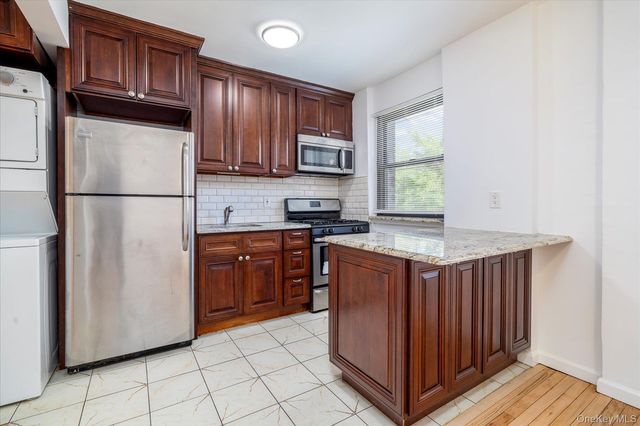 86-29 Shore Parkway 96, Howard Beach, NY 11414