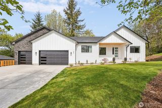 937 Edinburgh Court, Kelso, WA 98626