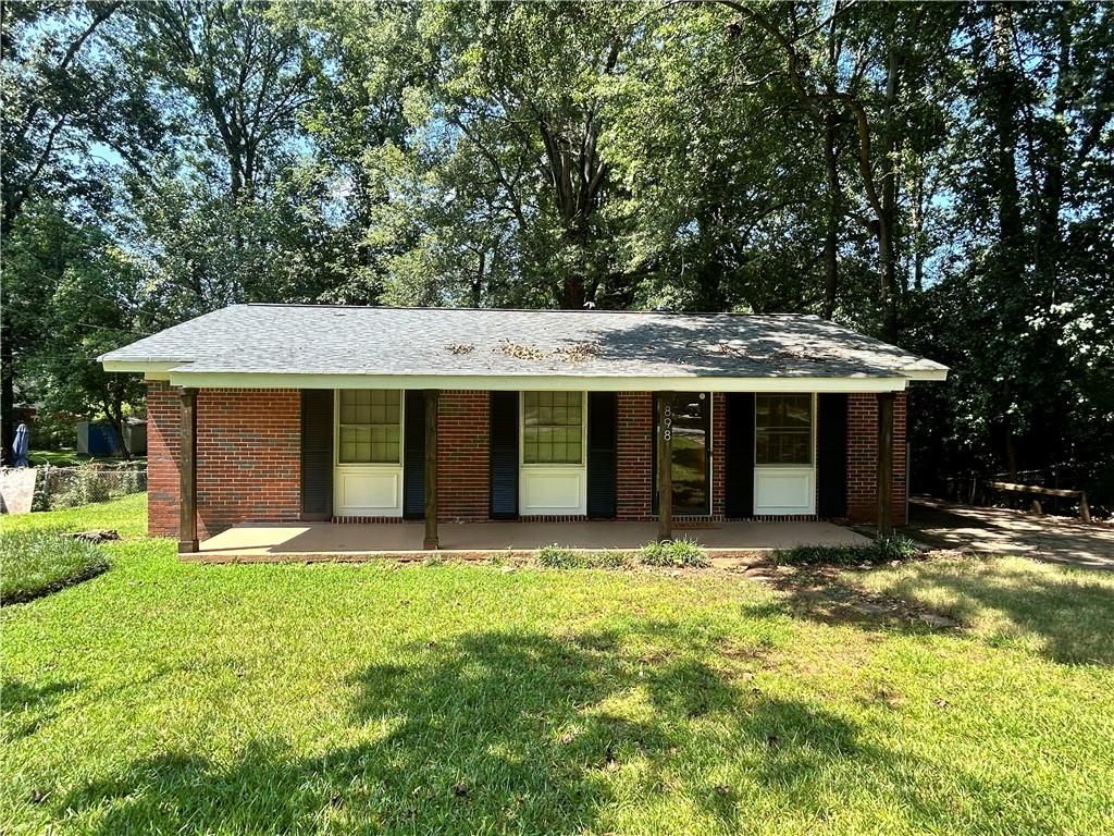 898 Verona Drive, Clarkston, GA 30021