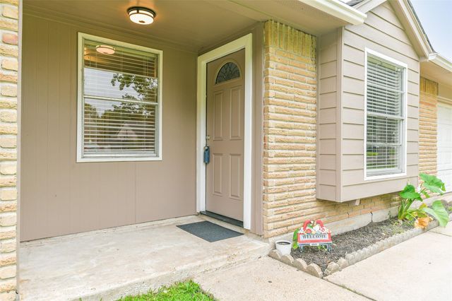 104 Brigadoon Lane, Friendswood, TX 77546