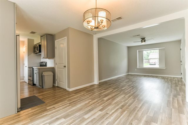 104 Brigadoon Lane, Friendswood, TX 77546