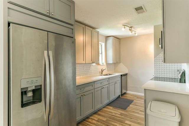 104 Brigadoon Lane, Friendswood, TX 77546
