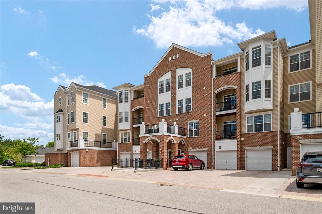 Image 1 of property listing at 8603 WINTERGREEN CT #106, Odenton, MD 21113