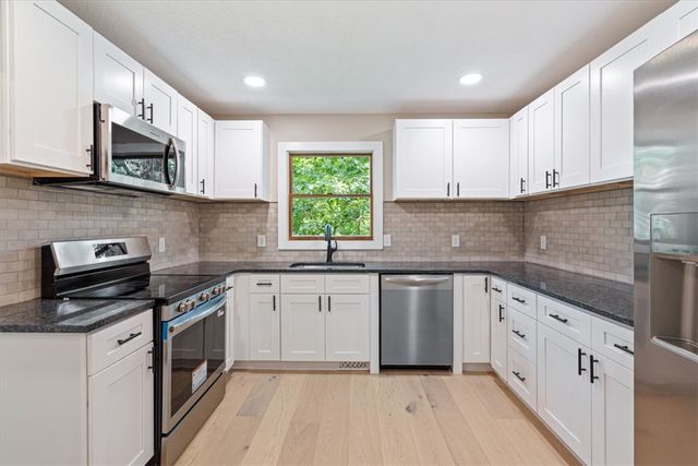 30 Burnham Drive, Bella Vista, AR 72715