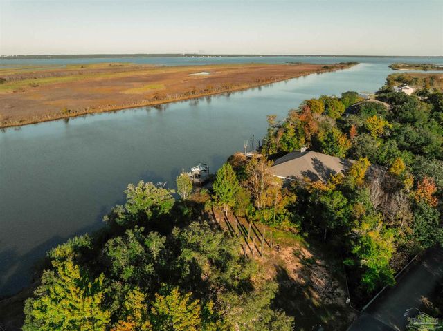 2022 Mackey Key Dr, Pensacola, FL 32514