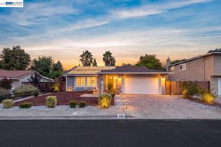 824 Sylvaner Dr, Pleasanton, CA 94566