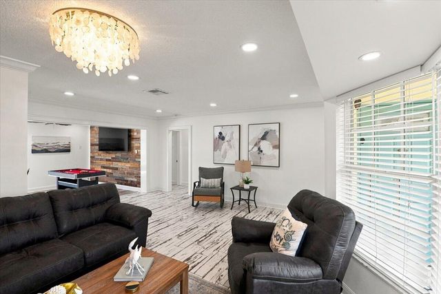 1736 NW 39th Street, Oakland Park, FL 33309