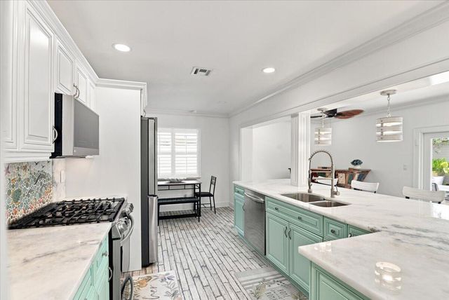 1736 NW 39th Street, Oakland Park, FL 33309