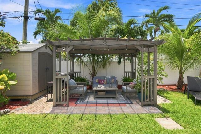 1736 NW 39th Street, Oakland Park, FL 33309