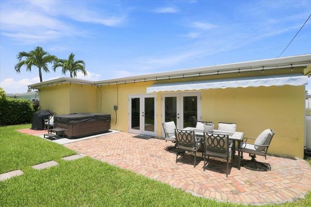 1736 NW 39th Street, Oakland Park, FL 33309