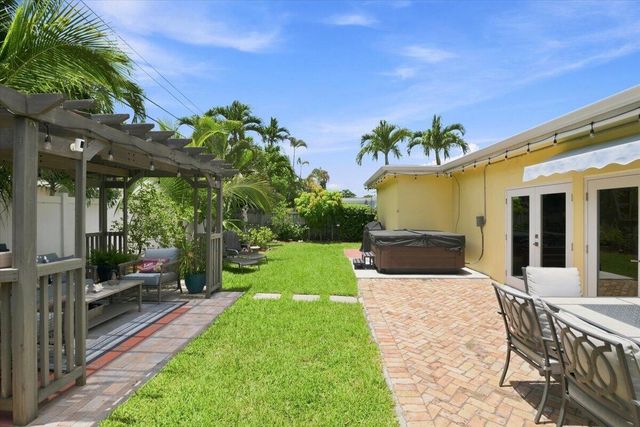 1736 NW 39th Street, Oakland Park, FL 33309