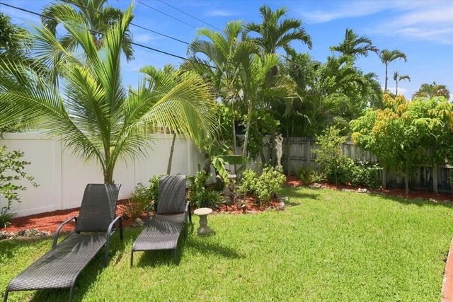 1736 NW 39th Street, Oakland Park, FL 33309
