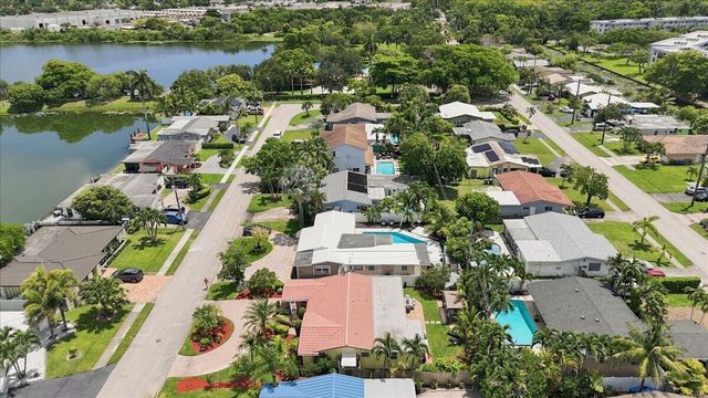 1736 NW 39th Street, Oakland Park, FL 33309