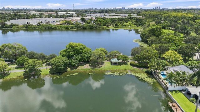 1736 NW 39th Street, Oakland Park, FL 33309