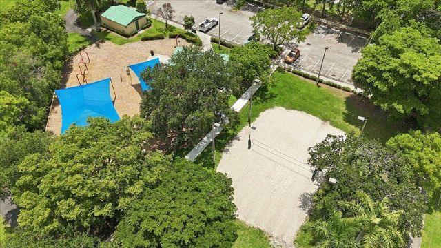 1736 NW 39th Street, Oakland Park, FL 33309
