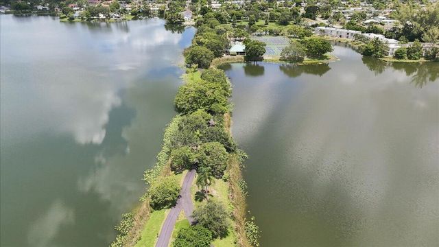 1736 NW 39th Street, Oakland Park, FL 33309