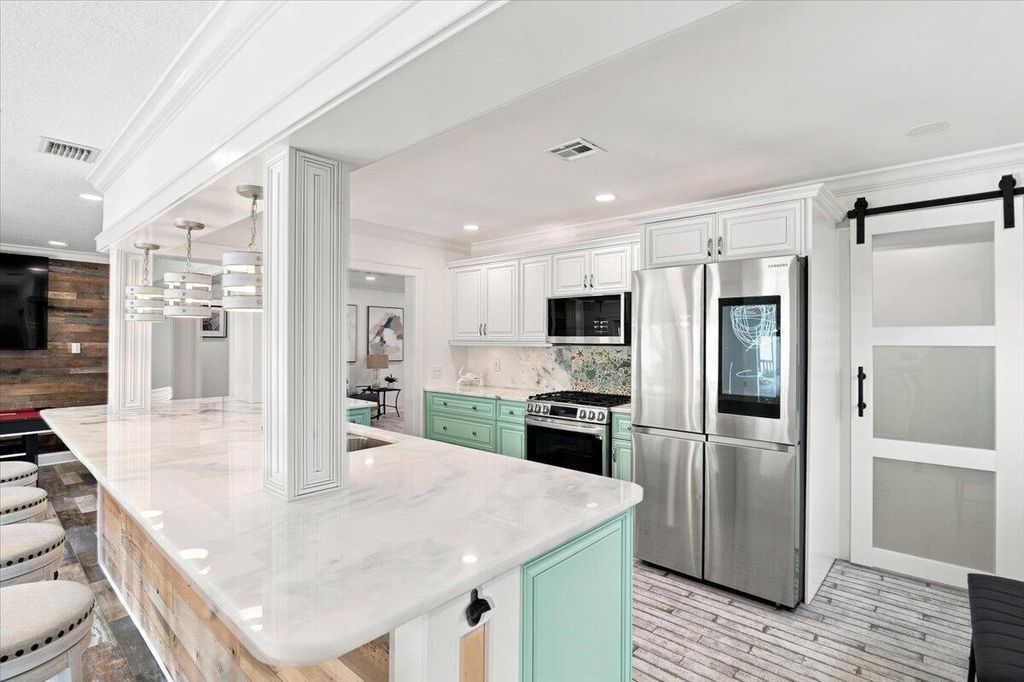 1736 NW 39th Street, Oakland Park, FL 33309