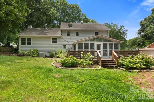 4215 Chelmsford Road, Charlotte, NC 28211