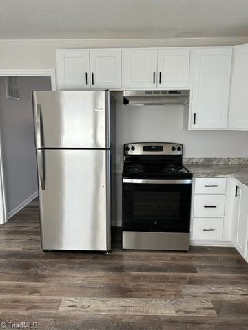 4020 Menfreya Court, Winston-salem, NC 27106