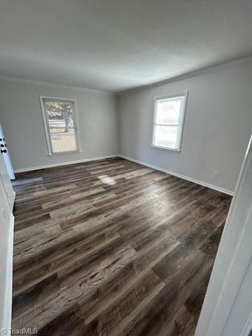 4020 Menfreya Court, Winston-salem, NC 27106