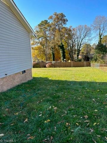 4020 Menfreya Court, Winston-salem, NC 27106