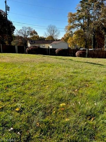 4020 Menfreya Court, Winston-salem, NC 27106