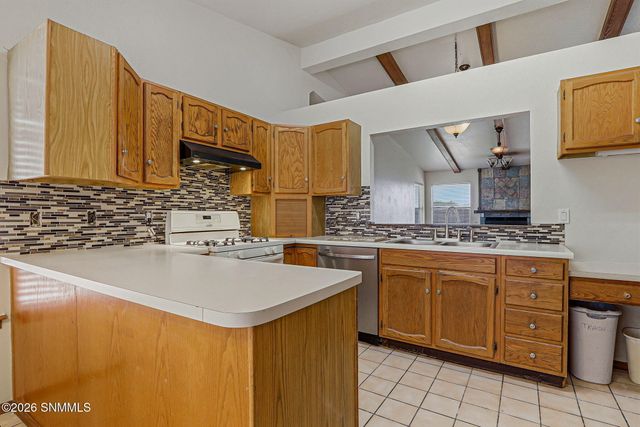 2140 Sagecrest Avenue, Las Cruces, NM 88011