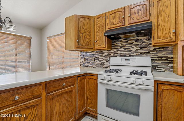 2140 Sagecrest Avenue, Las Cruces, NM 88011