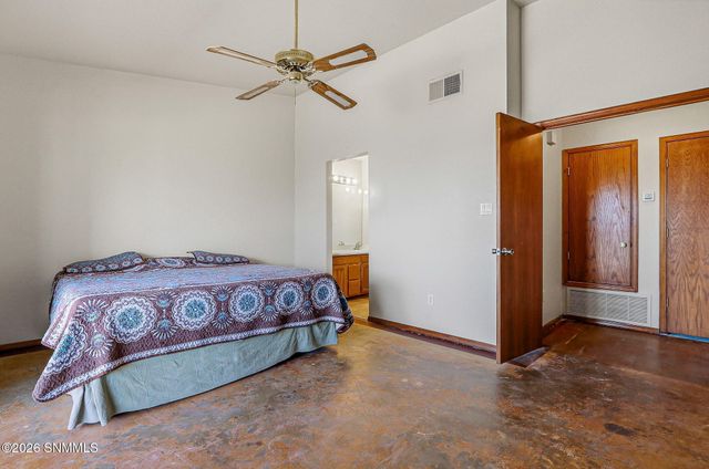 2140 Sagecrest Avenue, Las Cruces, NM 88011