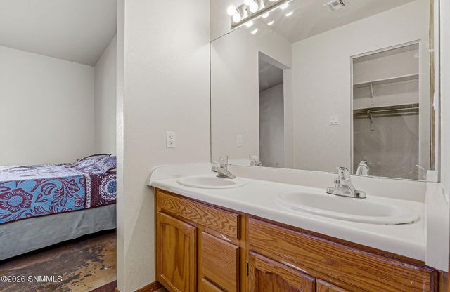2140 Sagecrest Avenue, Las Cruces, NM 88011