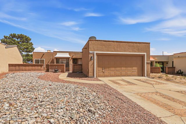 2140 Sagecrest Avenue, Las Cruces, NM 88011
