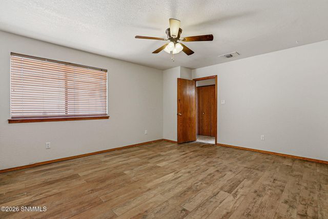 2140 Sagecrest Avenue, Las Cruces, NM 88011