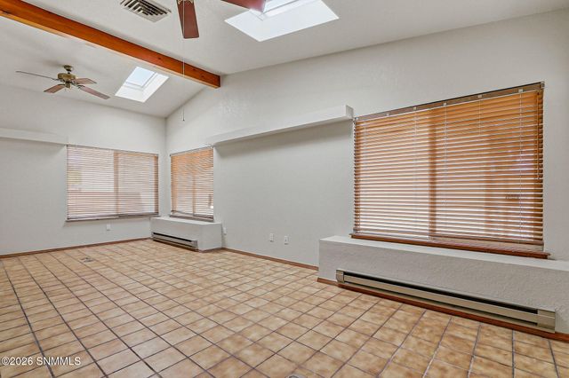 2140 Sagecrest Avenue, Las Cruces, NM 88011