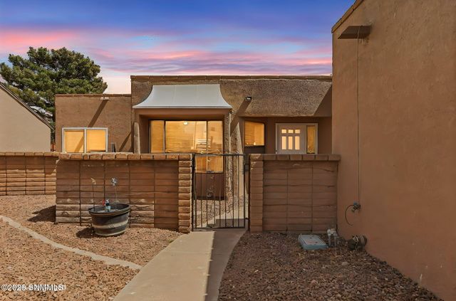 2140 Sagecrest Avenue, Las Cruces, NM 88011